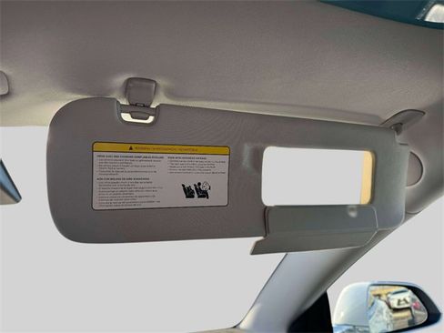 Used 2018 Tesla Model 3 Long Range image 31