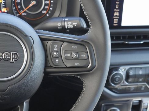 New 2025 Jeep Gladiator Mojave w/ Convenience Group image 19