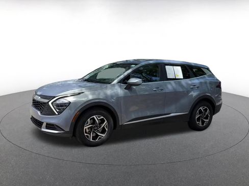 Used 2025 Kia Sportage LX FWD image 8