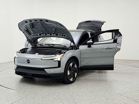 New 2026 Volvo EX30 Plus w/ Protection Package image 9