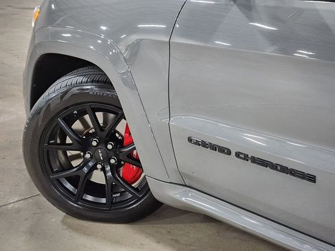 Used 2021 Jeep Grand Cherokee SRT image 23