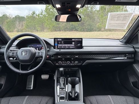 Used 2025 Honda Accord Sport image 14