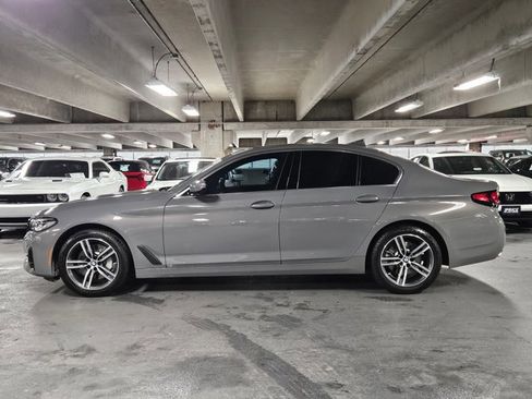 Used 2022 BMW 530i w/ Luxury Seating Package RWD image 9