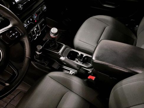 Used 2018 Jeep Wrangler Unlimited Sport S AWD/4WD image 18