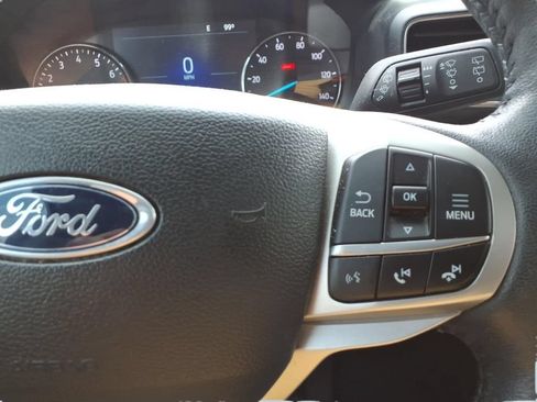Used 2023 Ford Explorer XLT w/ Equipment Group 202A AWD/4WD image 20