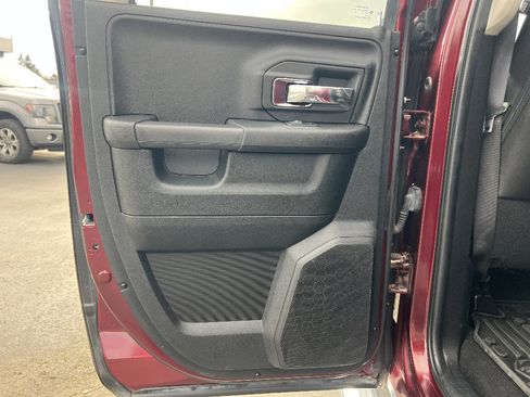 Used 2016 RAM 1500 Laramie w/ Convenience Group image 32