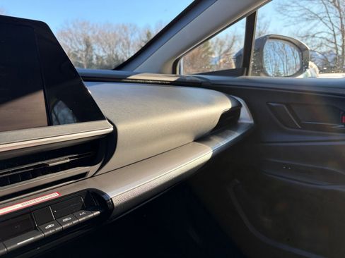 Used 2025 Toyota Prius LE image 33