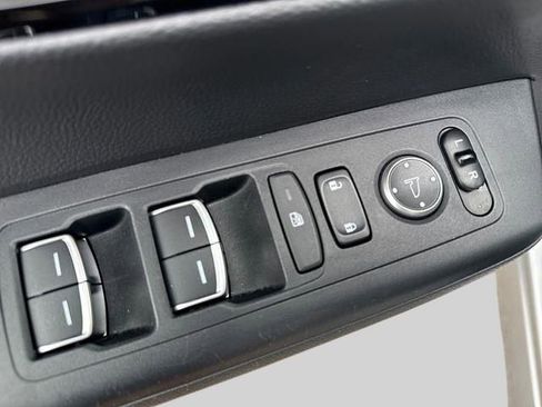 Used 2023 Honda CR-V EX-L image 5