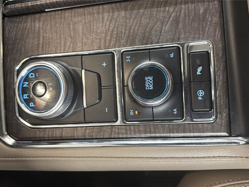 Used 2019 Ford Expedition Limited w/ Equipment Group 302A AWD/4WD image 19