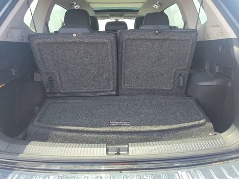 Used 2019 Volkswagen Tiguan SE w/ Panoramic Sunroof Package FWD image 4