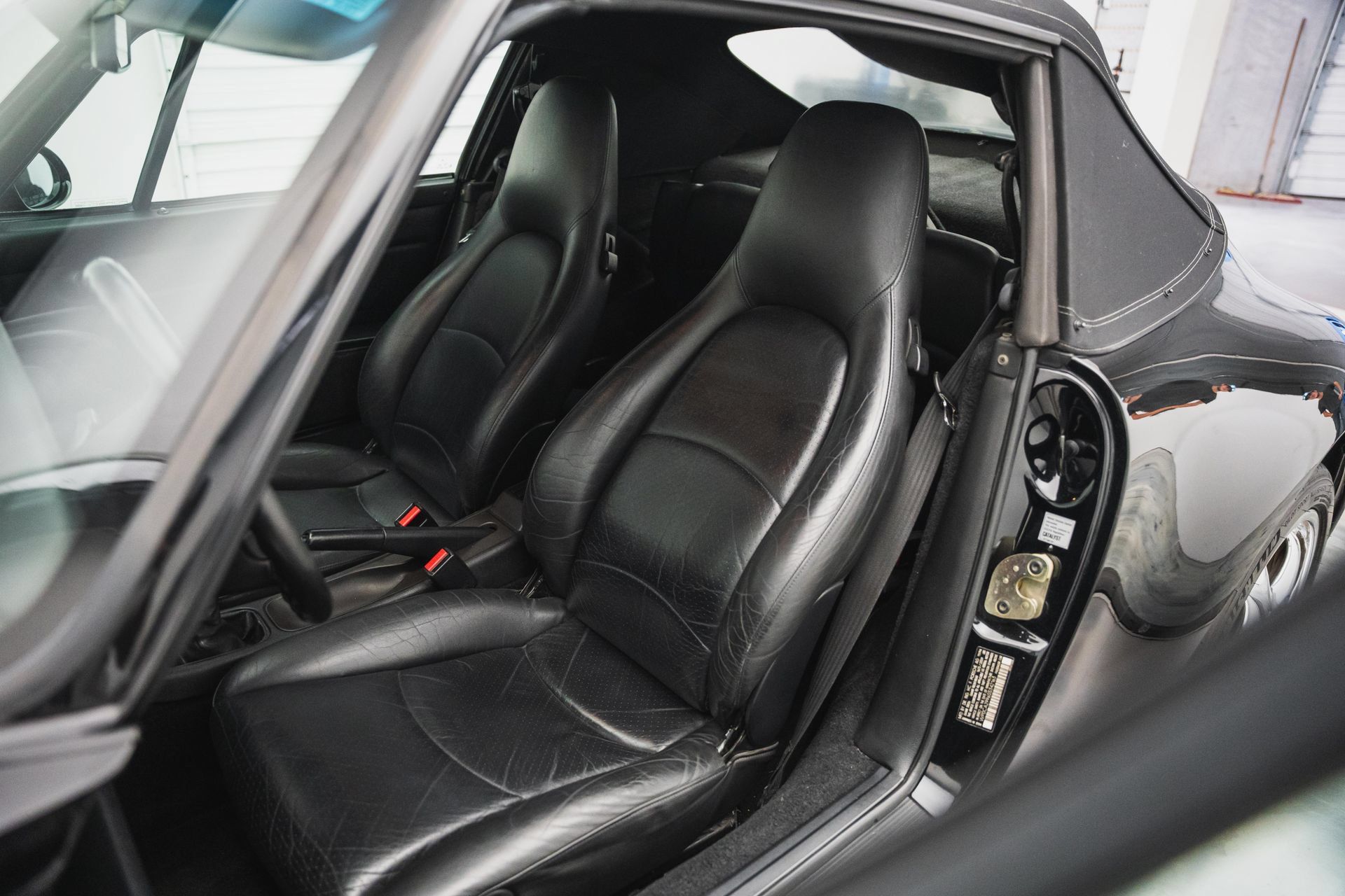 Used 1995 Porsche 911 Carrera RWD image 4