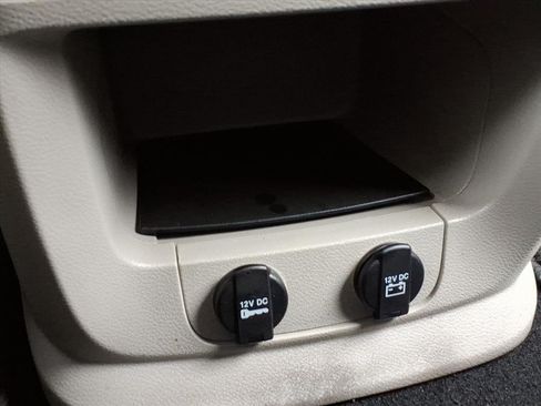 Used 2018 Dodge Grand Caravan SE w/ UConnect Hands-Free Group FWD image 31