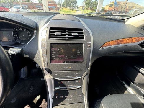Used 2015 Lincoln MKZ image 15