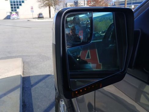 Used 2013 Ford F150 Lariat w/ Lariat Chrome Pkg image 30