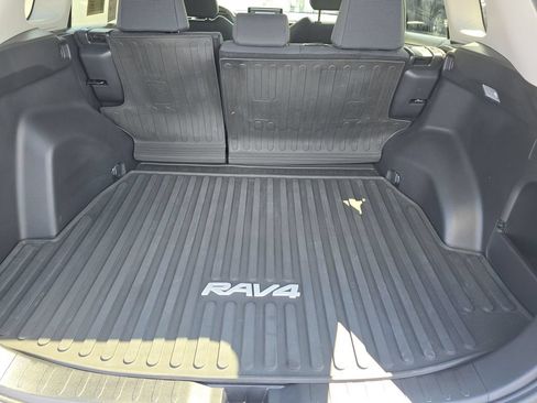 Used 2021 Toyota RAV4 LE FWD image 23