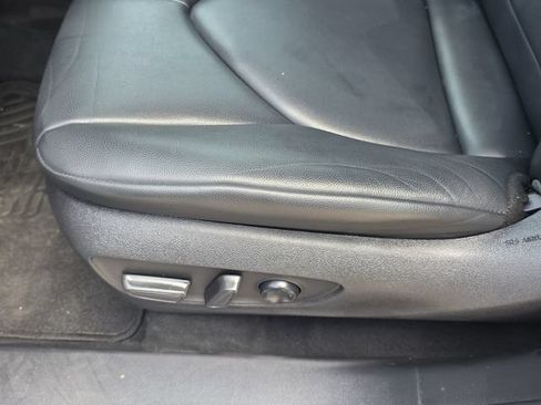 Used 2021 Toyota Highlander XLE FWD image 23