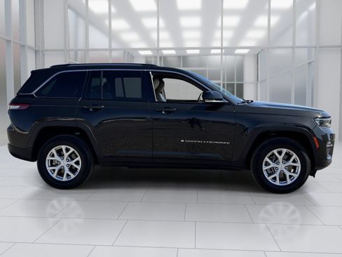 Used 2023 Jeep Grand Cherokee Limited w/ Trailer Tow Prep Group (B) RWD image 7