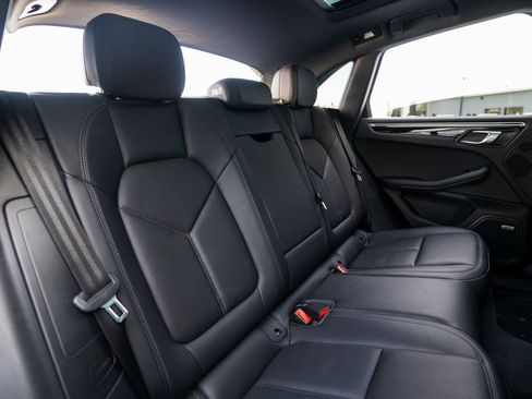 Used 2019 Porsche Macan image 37