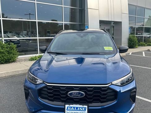 Used 2023 Ford Escape ST-Line AWD/4WD image 2