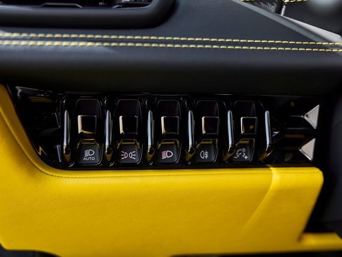 Used 2023 Lamborghini Huracan Tecnica image 52