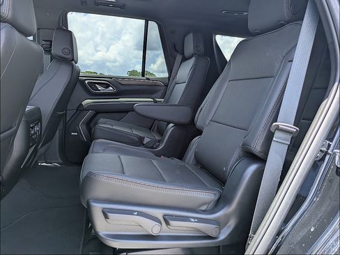 Used 2024 Chevrolet Tahoe High Country RWD image 16