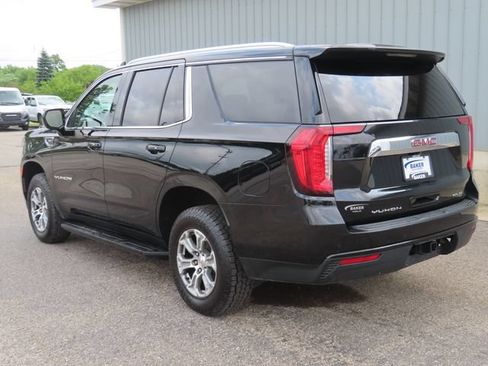 Used 2024 GMC Yukon SLE AWD/4WD image 9