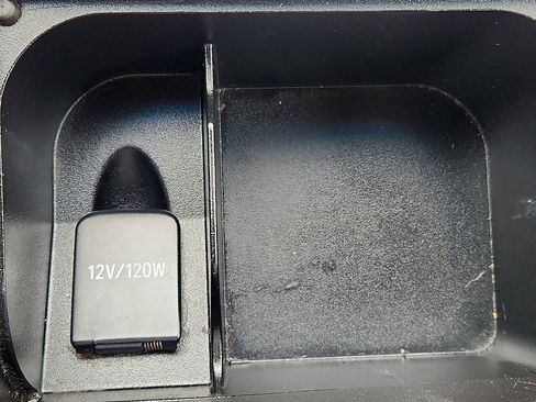 Used 2011 Toyota Camry LE image 22