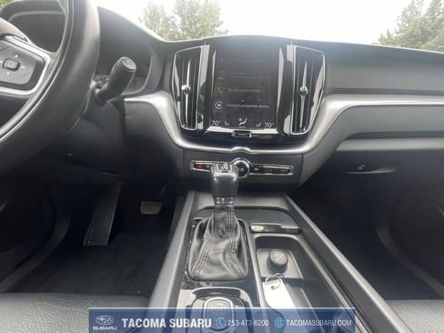 Used 2019 Volvo XC60 T5 Momentum w/ Premium Package AWD/4WD image 15