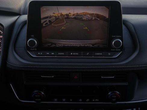 Used 2023 Nissan Rogue SV image 30