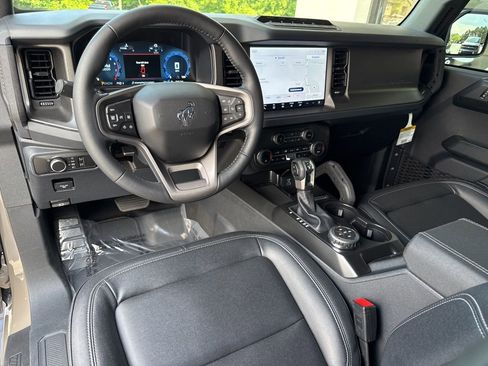 Used 2025 Ford Bronco Badlands AWD/4WD image 23