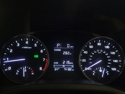 Used 2017 Hyundai Elantra SE image 23