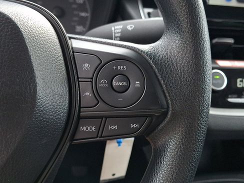 Used 2025 Toyota Corolla LE FWD image 24