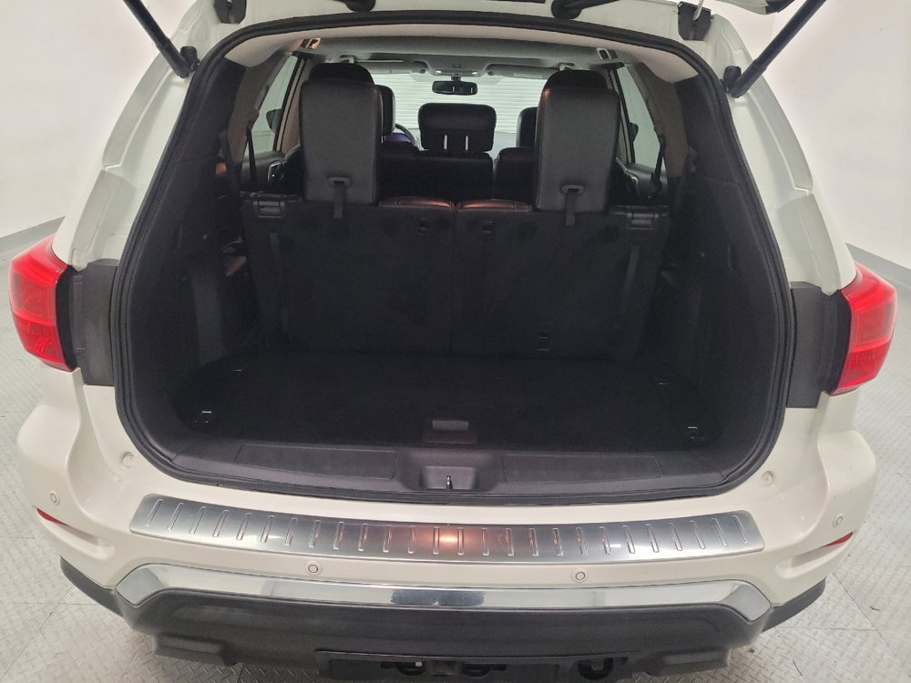 Used 2017 Nissan Pathfinder Platinum w/ Family Entertainment Package FWD image 29