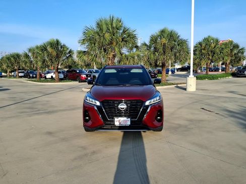 Used 2023 Nissan Kicks SR FWD image 8
