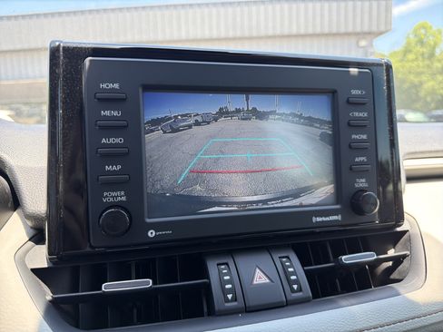 Used 2020 Toyota RAV4 XLE Premium FWD image 23