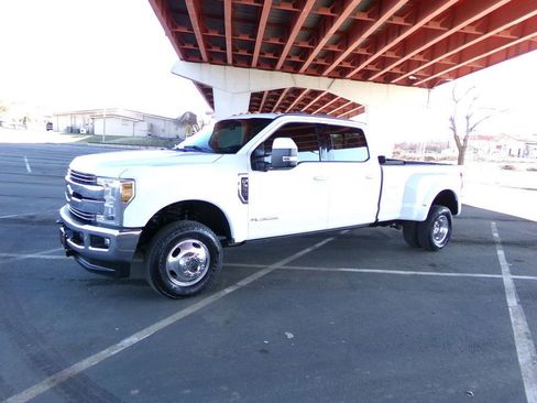 Used 2018 Ford F350 Lariat w/ Tow Technology Bundle image 2