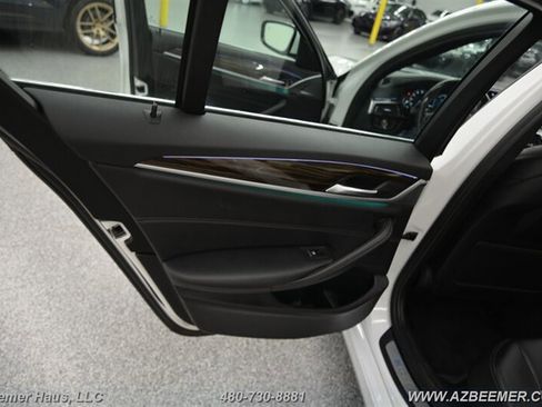 Used 2018 BMW 530e iPerformance image 39