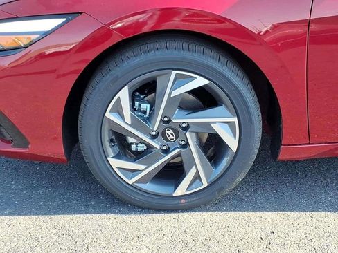 New 2026 Hyundai Elantra Limited FWD image 15