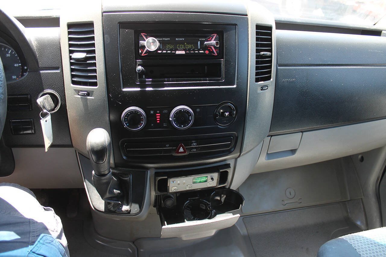 Used 2008 Freightliner Sprinter 2500 RWD image 36