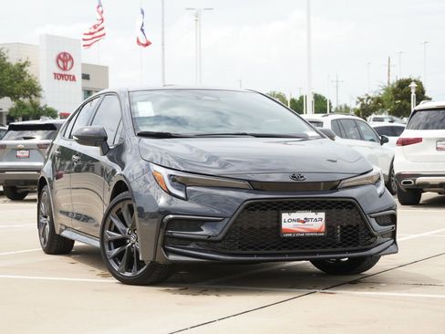 Used 2026 Toyota Corolla SE FWD image 2