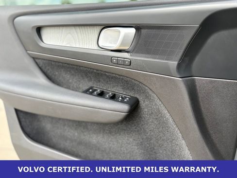 Certified 2025 Volvo XC40 B5 Plus AWD/4WD image 23