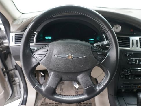 Used 2005 Chrysler Pacifica Touring FWD image 17