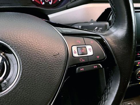 Used 2020 Volkswagen Passat 2.0T SE image 18