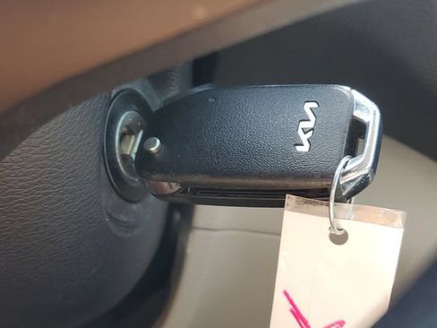 Certified 2024 Kia Soul LX FWD image 28