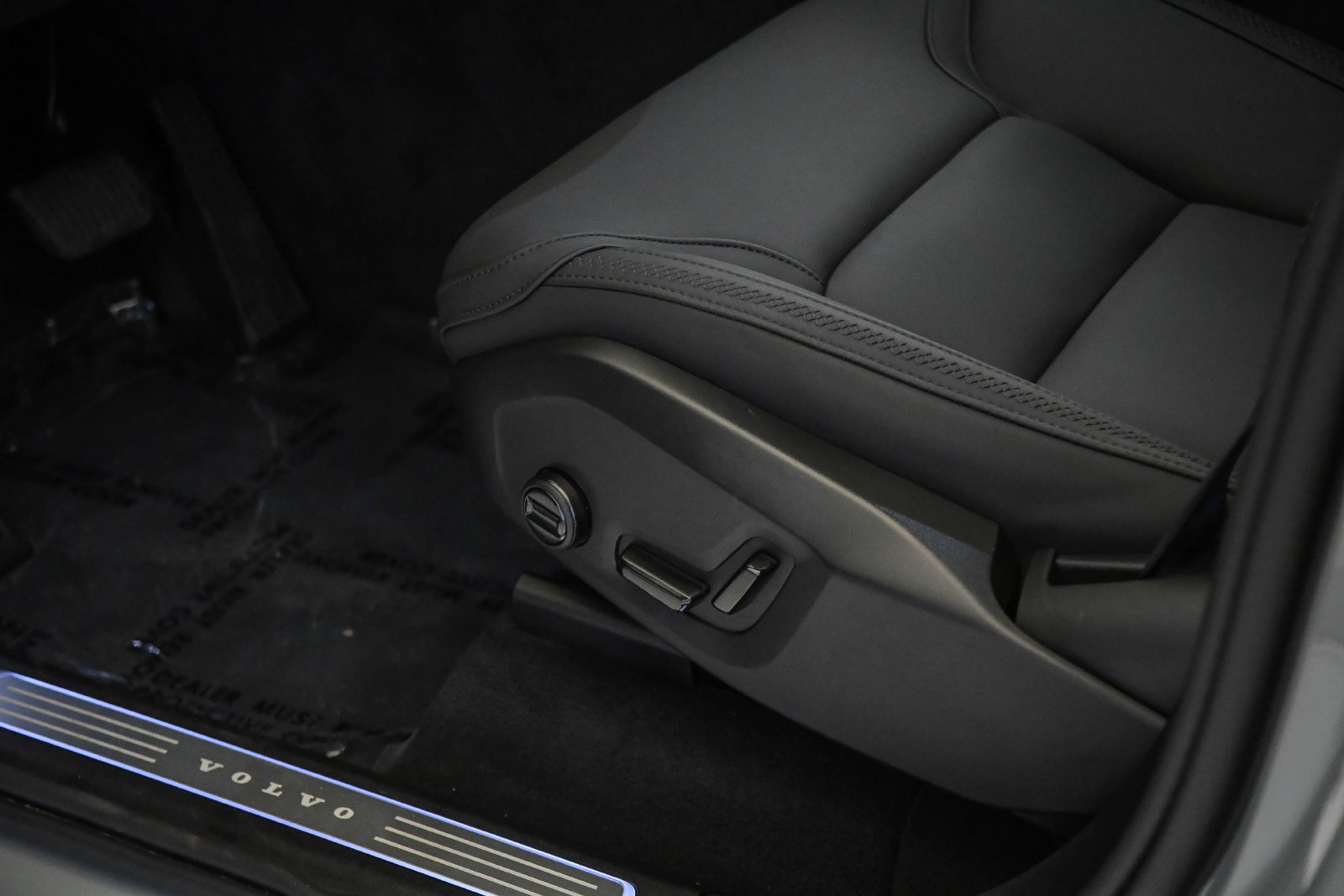 Certified 2026 Volvo XC90 B6 Plus AWD/4WD image 26