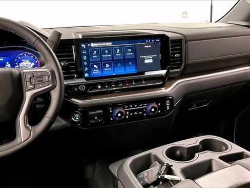 Used 2025 Chevrolet Silverado 2500 LT w/ Trail Boss Package image 6