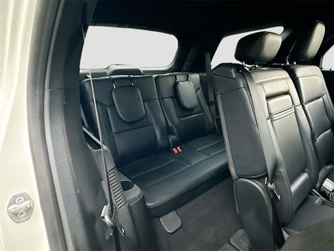 Used 2020 Ford Explorer XLT w/ Equipment Group 202A image 25