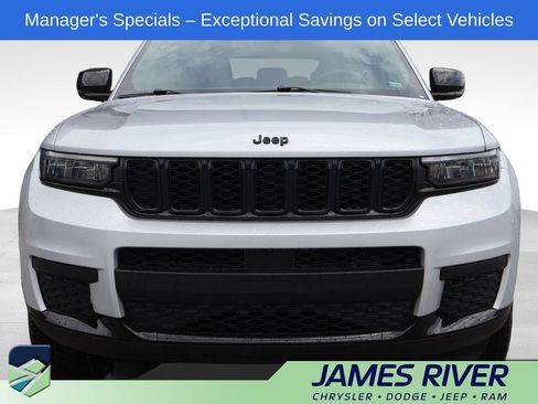 Used 2024 Jeep Grand Cherokee L Laredo AWD/4WD image 7