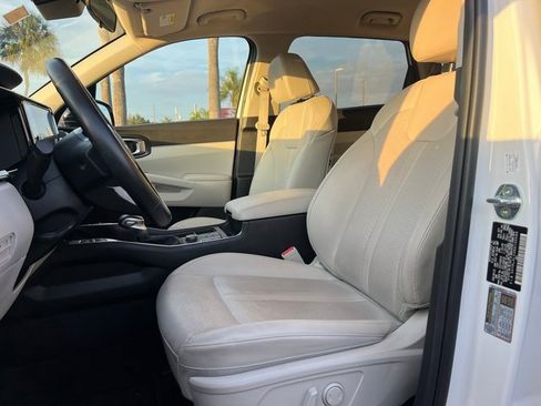 Certified 2022 Kia Sorento S image 13