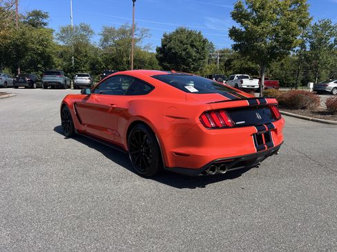 Used 2016 Ford Mustang Shelby GT350 w/ Technology Package RWD image 7
